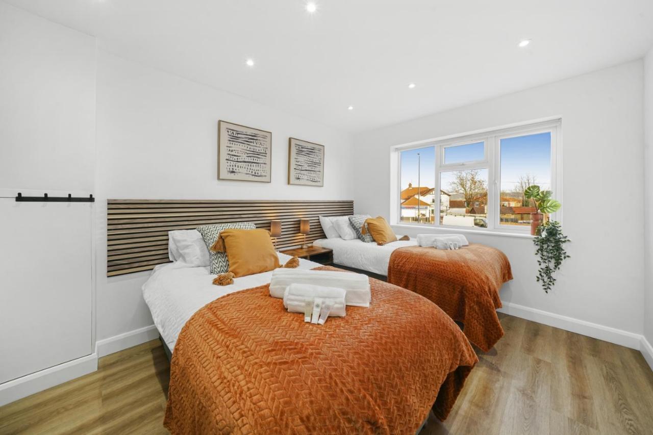 Modern Bungalow In Maidstone Sleeps 5 With Free Parking 외부 사진