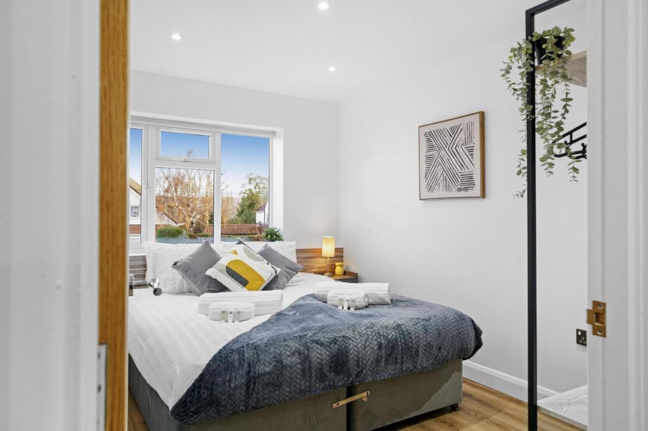 Modern Bungalow In Maidstone Sleeps 5 With Free Parking 외부 사진