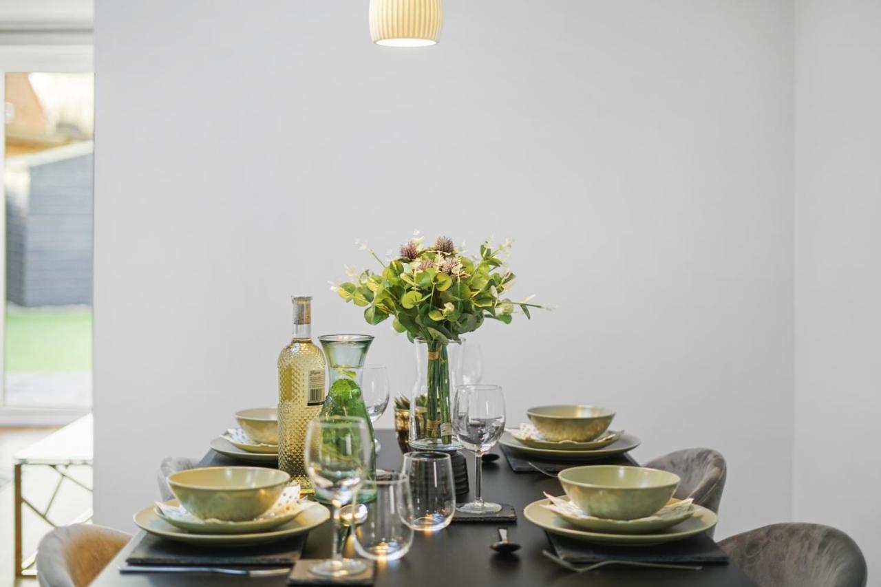 Modern Bungalow In Maidstone Sleeps 5 With Free Parking 외부 사진