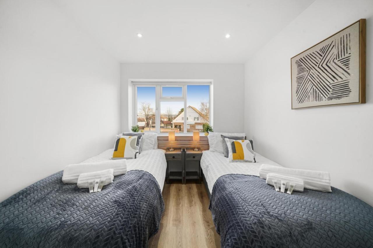 Modern Bungalow In Maidstone Sleeps 5 With Free Parking 외부 사진